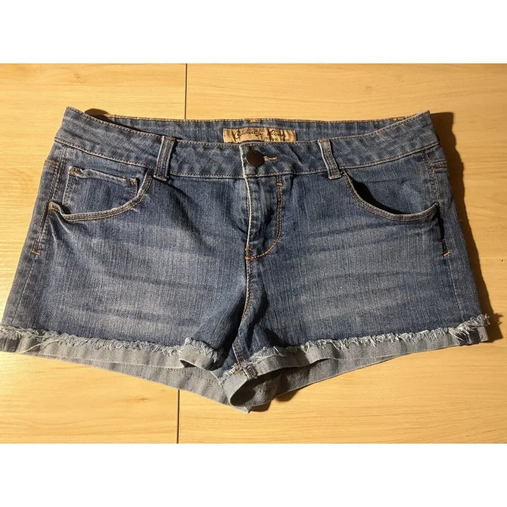 jean short by celebrity pink size 11
